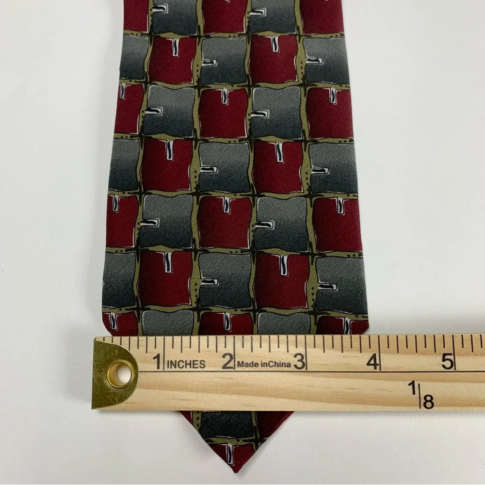 J.‎ Garcia Tie Men's 100% Silk Red Gray Made in Korea 3.75